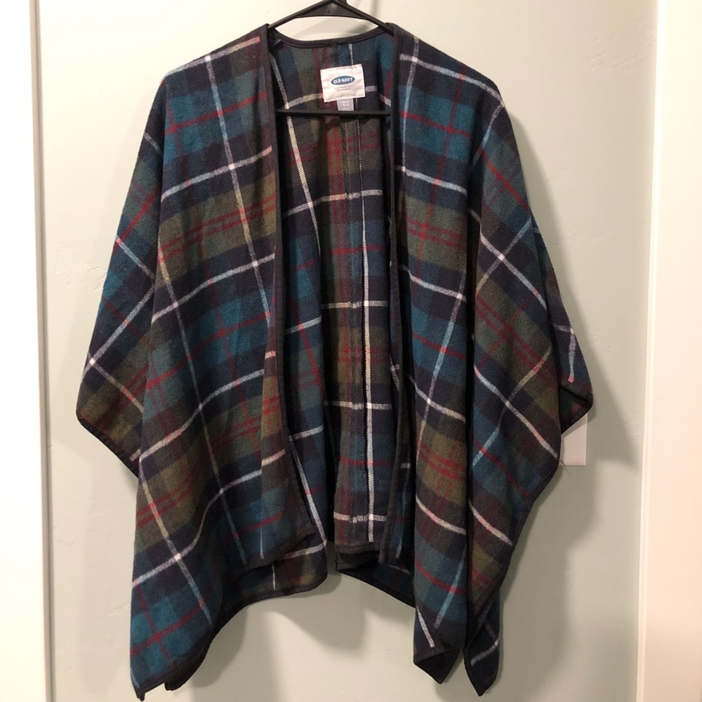⭐️ Stylish jewel toned cape